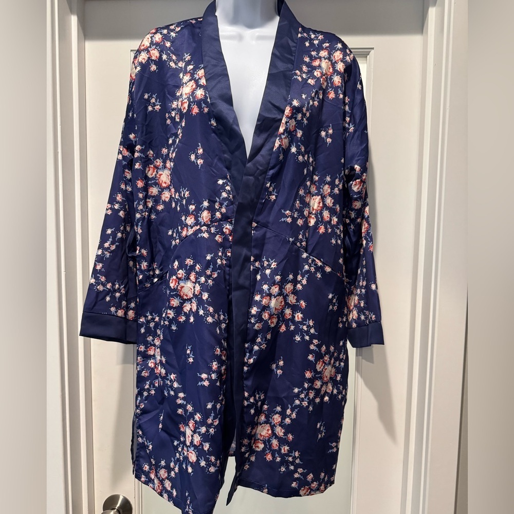 NWT MORGAN LANE Floral Navy Kimono Robe Size S/M Satin Cottagecore Dressing Gown